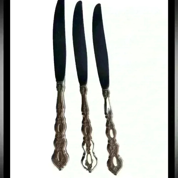 Oneida Community FANTASY Pierced Set 8 Pieces Stainless Dinner Ware EUC - Picture 2 of 4